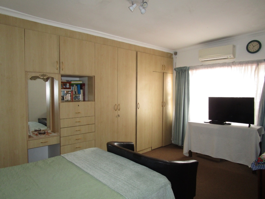 4 Bedroom Property for Sale in Lansdowne Western Cape